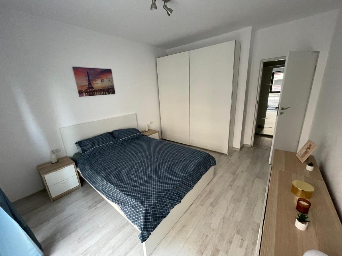 Plaza Luxury Apartment Near Presidential Palace Bukarest Exteriör bild